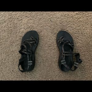 chacos barely worn!!